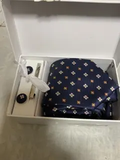 ネクタイ、ネクタイピン、カフスセット