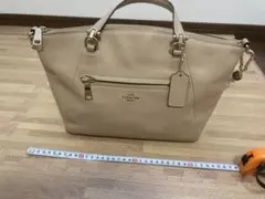 【値下】【美品 】COACH コーチ レザー 2WAYトートバッグ ベージュのサムネイル
