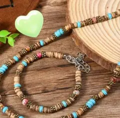 カラフルな木製ビーズネックレス