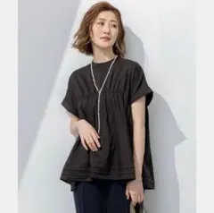 23区 洗える デニムライク シャンブレー ピンタック ブラウス ネイビー