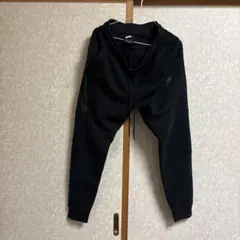 Nike ブラック スウェットパンツ