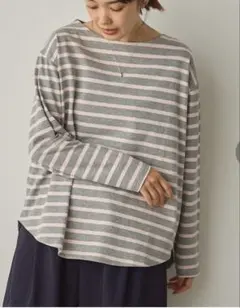 10番単ボーダー裾ラウンド長袖Tシャツ　グレー×ピンク