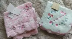 ローラアシュレイ　タオルハンカチ2枚セット