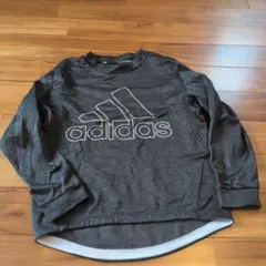adidas グレー 長袖カットソー　130