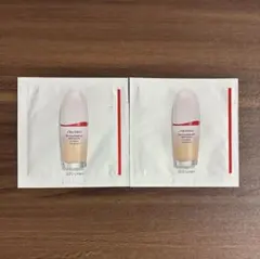 資生堂　エッセンススキングロウファンデーション220 サンプル