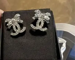 CCロゴピアス　ノベルティ