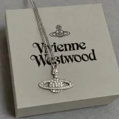 Vivienne Westwood 목걸이