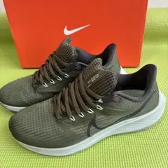 Nike Air Zoom Pegasus 39 オリーブ