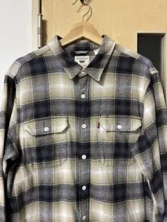 Levi's チェックシャツ　オンブレチェックシャツ　ネルシャツのサムネイル