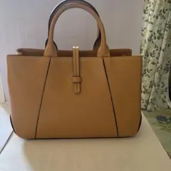 ☆開店セール☆ 未使用 美品 フルラ ロゴ ジェニュインレザー バックル 