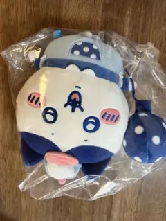 ぬいぐるみ 青と白 ボール型アクセサリー付き　ハチワレ