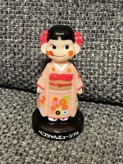 不二家 ペコちゃんミュージアム ミニフィギュア 着物のサムネイル