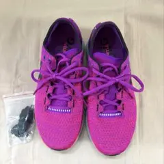 Under Armour ランニングシューズ パープル ピンクのサムネイル