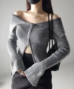 me+em select ダブルジップスリットオフショルリブニット