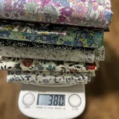 リバティ　はぎれ380g 2 大きめ