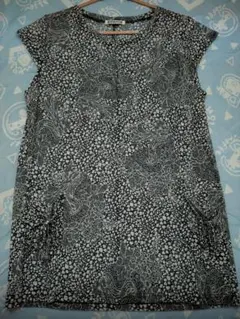 白黒花柄 半袖チュニック