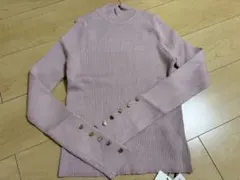 リブ編みピンクセーター ハートボタン付きのサムネイル
