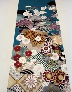 京友禅　はぎれ〈5835〉桜　梅　撫子　扇子　松　菊　孔雀緑地模様　着物　振袖