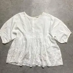 studioCLIP リネン混　刺繍入りホワイトコットン半袖トップス