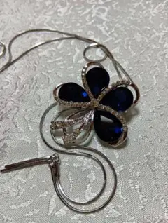 新品　青色ストーン 花デザイン ネックレス