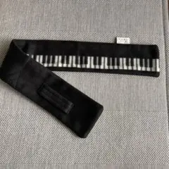 フリースマフラー　ピアノ　鍵盤のサムネイル