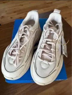 お値下げしました！アディダス　オズガイア　ベージュ　23cm