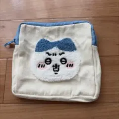 ちいかわ　もこもこポーチ　ハチワレ
