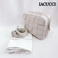 極美品 人気 イアクッチ ベルタ 編み込み ショルダーバッグ レザー カメラのサムネイル