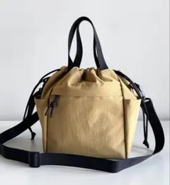 ハンドメイド　撥水ナイロン巾着バッグ小　ショルダー付き　ベージュ