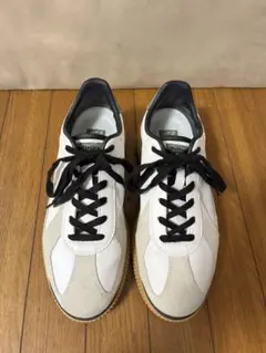 オニツカタイガー　デレシティ　28