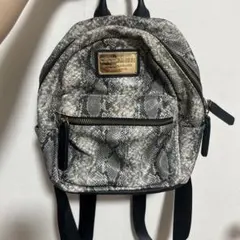 CECIL McBEE ヘビ柄リュックのサムネイル