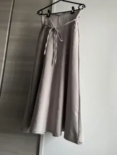 ベージュ　ストレッチスカート リボン　しまむら