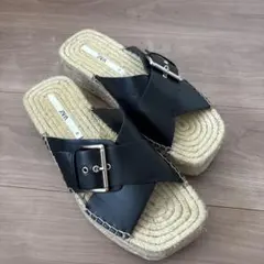 ZARA ブラック クロスストラップ サンダル