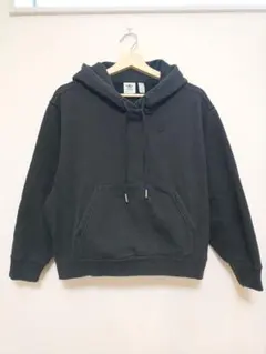 adidasパーカー（黒）