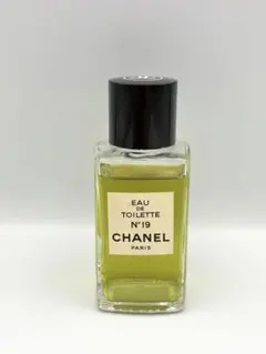 CHANEL N°19 オードトワレのサムネイル