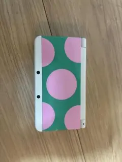 New 3DS ピンクと緑のドットデザイン