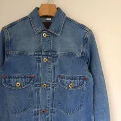 Item thumbnail for item 02be37c3-421f-46c5-b0dc-e42133e151eb