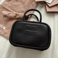 新品未使用✨ミュウミュウ レザー マイクロバッグ バッグチャーム miumiuのサムネイル
