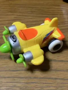 A&W エンダー　ミールトイ　プルバッグカー