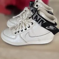 Item thumbnail for item b4f69aa6-d09e-4803-89dd-498636ca3fa7