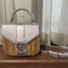 美品】COACH かごバッグ ホワイト ボックス型 - メルカリ