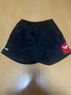 Butterfly 卓球ショートパンツ 黒と赤 Lサイズ