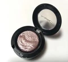 MAC エクストラディメンション アイシャドウ スモーキーモーヴ