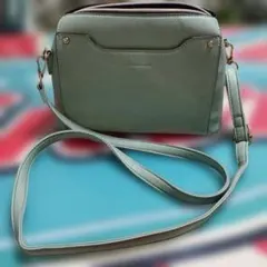 春色グリーン　ショルダーバック