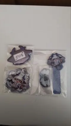 デビデビデビル アクリルスタンド　缶バッチ　キーホルダー4点セット