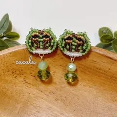 クランウェルツノガエル　ビーズ刺繍ピアス　ハンドメイドピアス　カエルのピアス