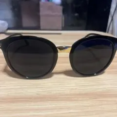 ブラックラウンドサングラス ゴールドブリッジ