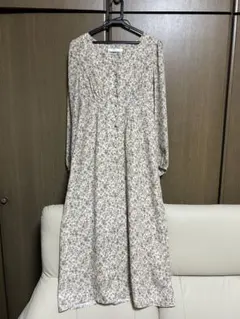 【lillian carat】花柄ワンピース