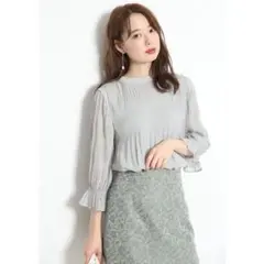 JUSGLITTY　ジャスグリッティー　楊柳プリーツブラウス　グリーン　グレー