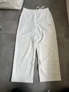 THE NORTH FACE グレー スウェットパンツ